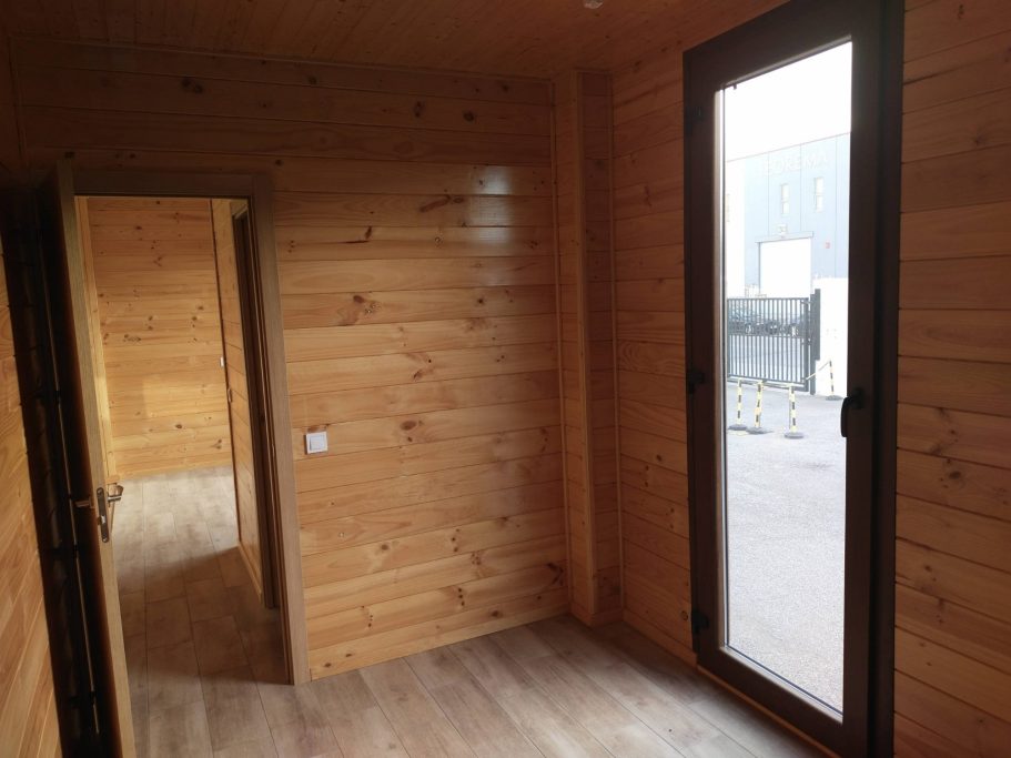 Oferta casas de madera, interior en pino gallego