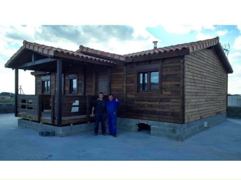 Montaje de casa prefabricada en Teruel