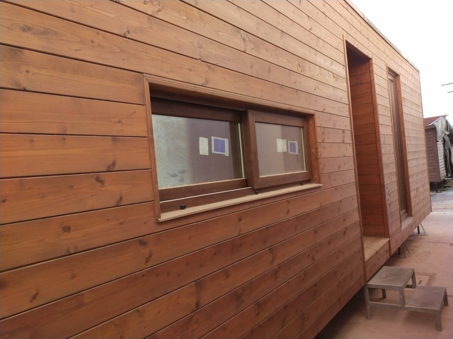 Oferta casas de madera con fachada de madera de abeto