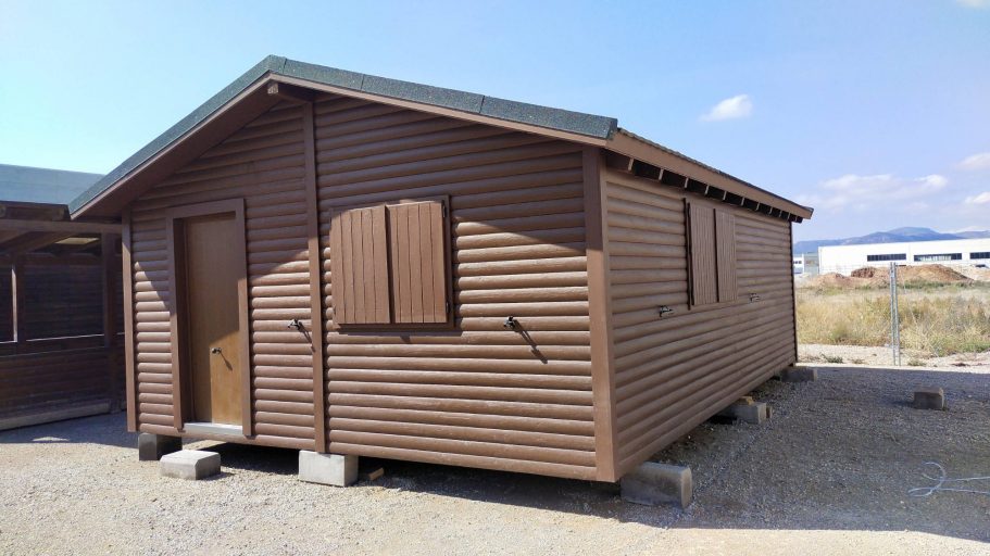 Casas de madera en oferta, con contraventanas